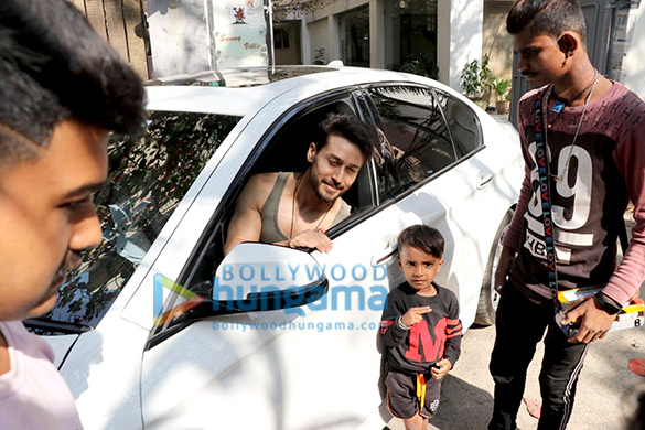 photos tiger shroff snapped at a dubbing studio 3
