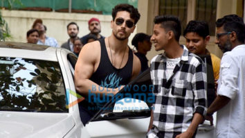 Photos: Tiger Shroff snapped at a dubbing studio in Juhu