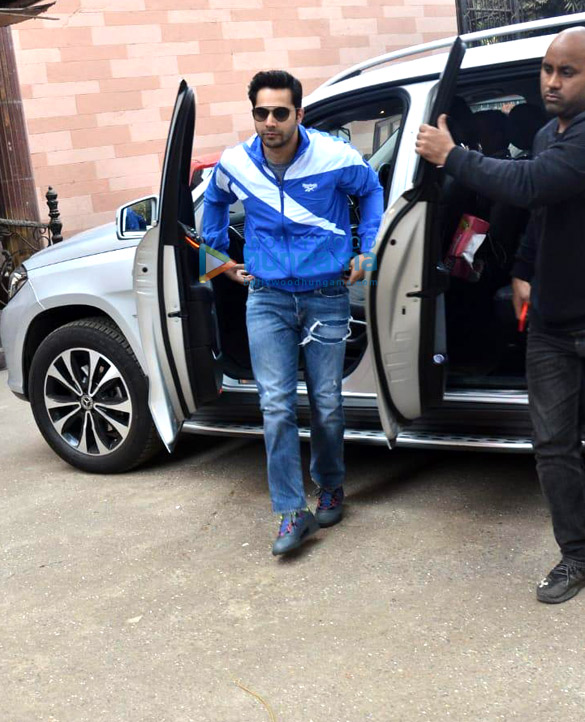 photos varun dhawan snapped at a dubbing studio 3