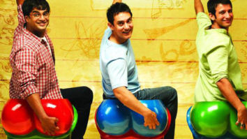 Japan theatre plays 3 Idiots as the last film before shutting down, and has a houseful show!