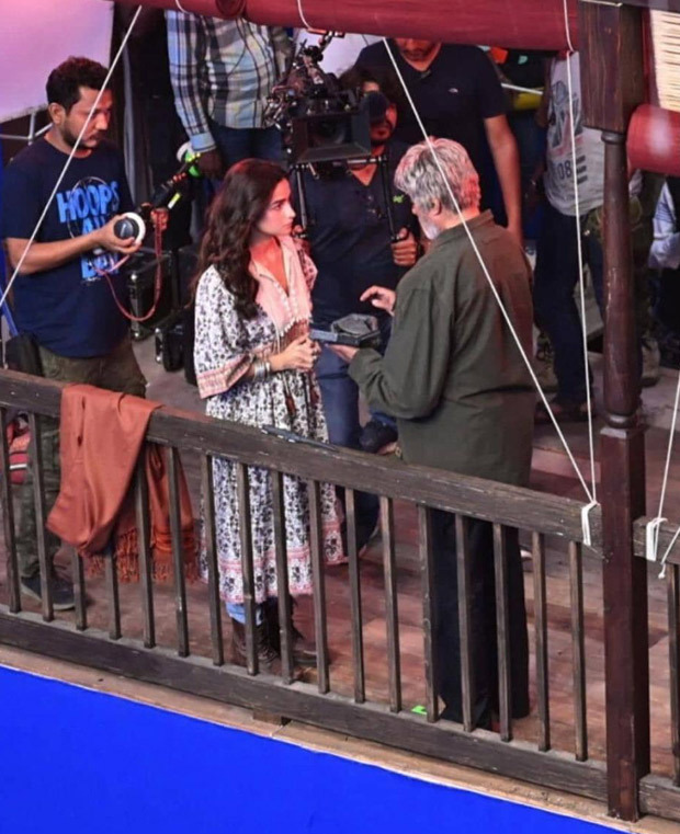 LEAKED PHOTO of Alia Bhatt and Amitabh Bachchan engrossed in a scene during Brahmastra shooting goes viral 