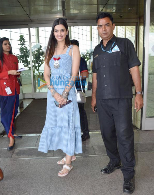 photos diana penty snapped at the airport 1
