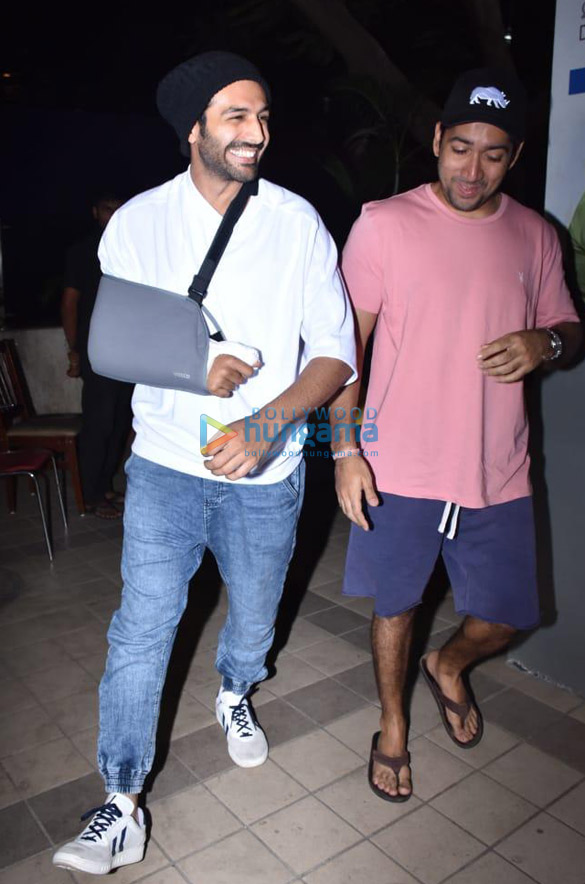Photos: Kartik Aaryan snapped at David Dhawan’s office Photos: Kartik Aaryan snapped at David Dhawan’s office