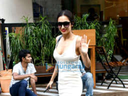 Photos: Malaika Arora and Amrin Qureshi spotted at Farmers’ Cafe