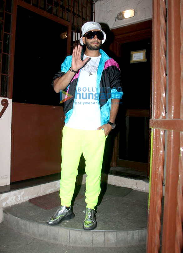 Photos: Ranveer Singh snapped in Bandra Photos: Ranveer Singh snapped in Bandra