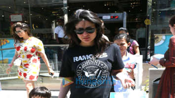 Photos: Saif Ali Khan, Kareena Kapoor Khan and Taimur Ali Khan snapped at Food Mall