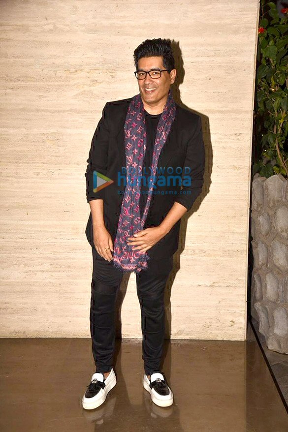 photos stars visit vashu bhagnanis house to celebrate 25 years of pooja entertainment 10