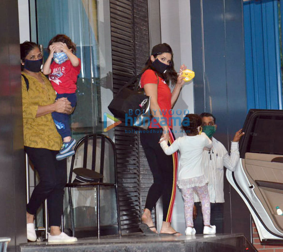 photos sunny leone and family spotted in juhu 2