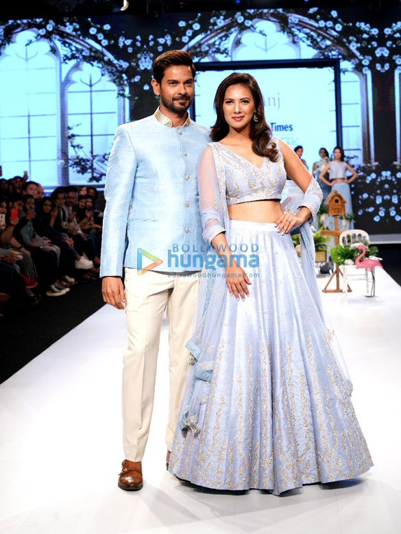 photos tamannaah bhatia vivek oberoi and others turn show stoppers at bt fashion week 2020 8