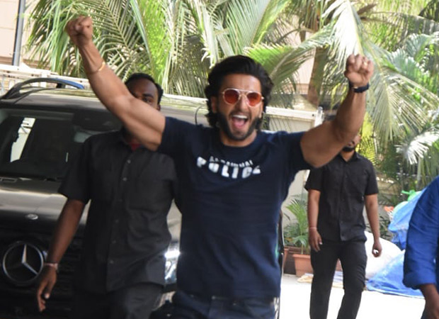 Ranveer Singh arrives late at the Sooryavanshi trailer launch and his reaction is hilarious!