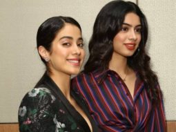 This old picture of Janhvi Kapoor and Khushi Kapoor will surely remind you of Sridevi