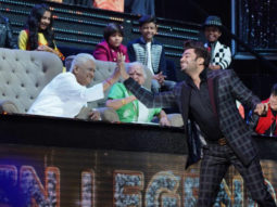Veteran music composer Pyarelal Ramprasad Sharma plays piano on Maniesh Paul’s request on Sa Re Ga Ma Pa