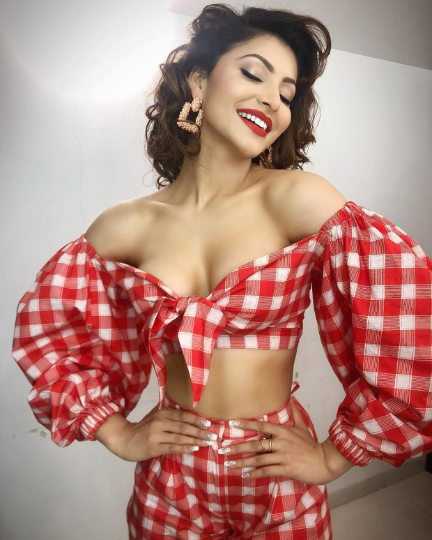 Urvashi Rautela looks HOT in a gingham off-shoulder co-ord with plunging neckline Urvashi Rautela looks HOT in a gingham off-shoulder co-ord with plunging neckline