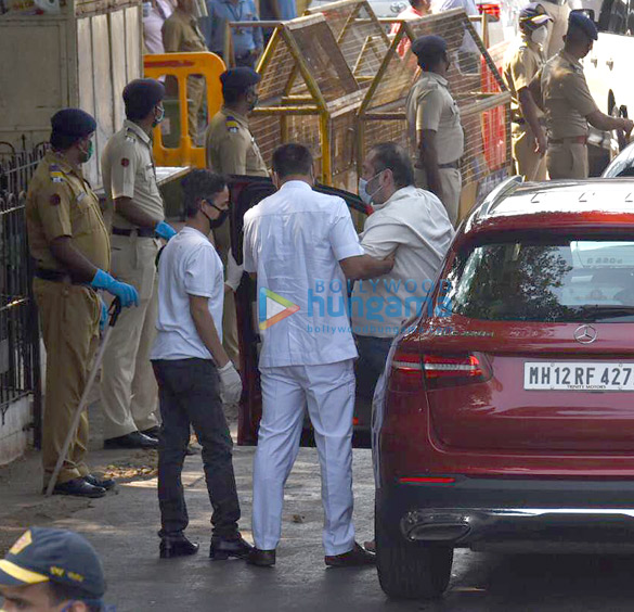 Photos Celebs Attend Rishi Kapoor’s Funeral1 (7) | Rajiv Kapoor Images ...