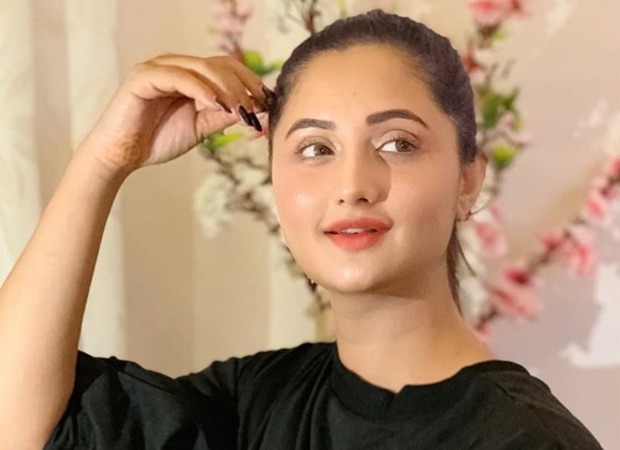 Rashami Desai shares her laud-worthy experience of strumming a guitar for the first time