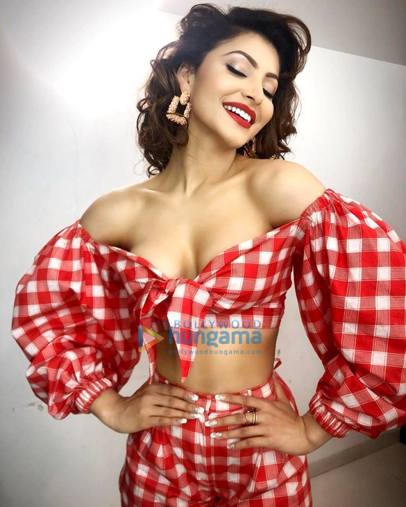 urvashi rautela 1 10