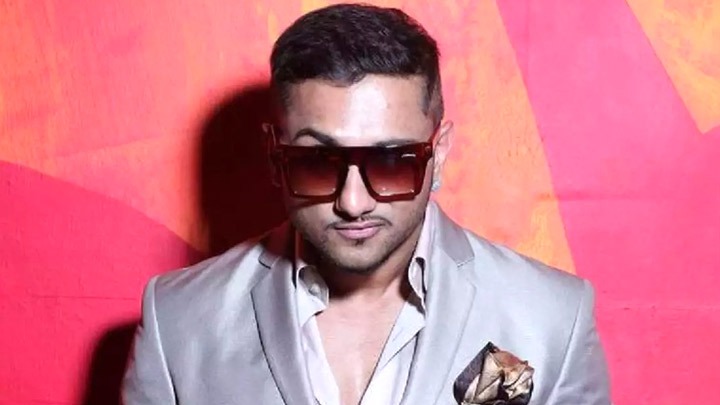 Honey Singh on Collaborating with SRK & Akshay and Friendship with Emiway, Badshah & Raftar Honey Singh on Collaborating with SRK & Akshay and Friendship with Emiway, Badshah & Raftar