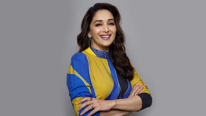 Madhuri Dixit on SRK: “I’d say we should do a nice ROMANTIC film together but…”| Dil To Pagal Hai Madhuri Dixit on SRK: “I’d say we should do a nice ROMANTIC film together but…”| Dil To Pagal Hai