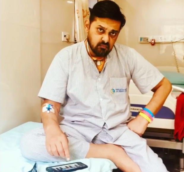 Sajid Khan shares heartbreaking video of Wajid Khan playing piano on phone in hospital in throwback video Sajid Khan shares heartbreaking video of Wajid Khan playing piano on phone in hospital in throwback video