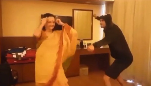 Sushant Singh Rajput looks happy in this video while dancing with Dil Bechara co-star Subbalakshmi Sushant Singh Rajput looks happy in this video while dancing with Dil Bechara co-star Subbalakshmi