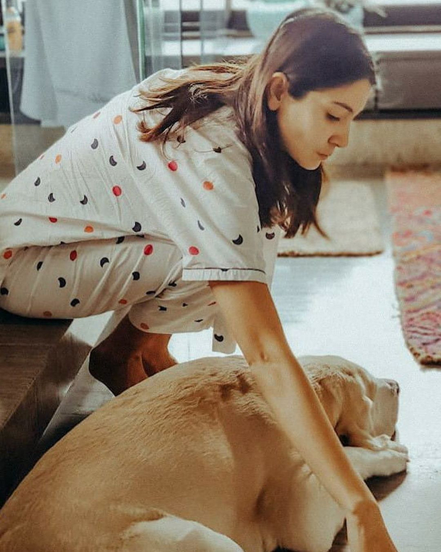 Anushka Sharma’s picture perfect morning ritual with her pet dog leaves Virat Kohli in awe