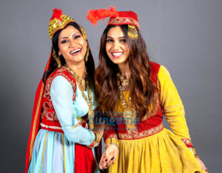 Movie Stills Of The Movie Dolly Kitty Aur Woh Chamakte Sitare