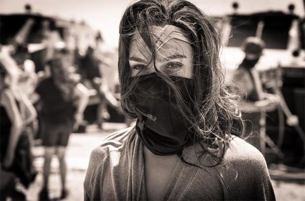 Gal Gadot wears a mask in a new photo from Wonder Woman 1984 set 