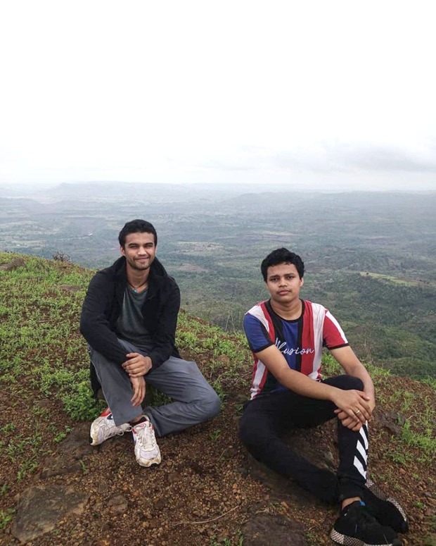Irrfan Khan’s son Babil pens an emotional poem for him, shares unseen pictures of his mother and brother Irrfan Khan’s son Babil pens an emotional poem for him, shares unseen pictures of his mother and brother