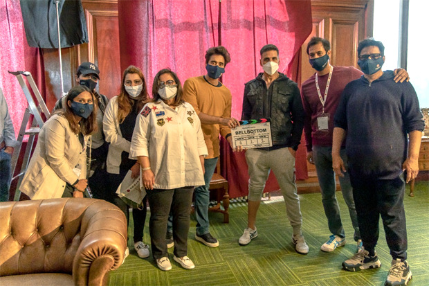 Akshay Kumar along with Jackky and Puja Bhagnani give the mahurat clap for Bellbottom Akshay Kumar along with Jackky and Puja Bhagnani give the mahurat clap for Bellbottom