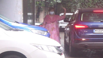 Helen spotted at Sohail Khan’s residence in Bandra