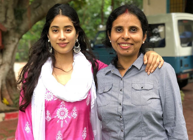 Janhvi Kapoor looks elated as she shares a picture of her first meeting with Gunjan Saxena