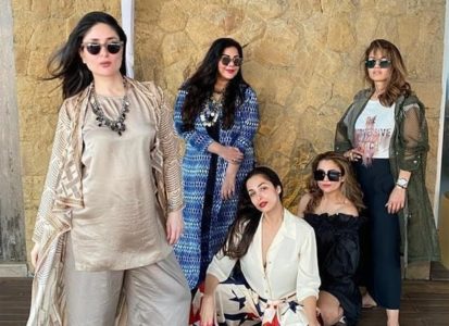 Kareena Kapoor Khan reunites with her girl squad, misses Karisma Kapoor :  Bollywood News - Bollywood Hungama