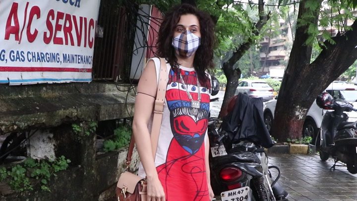 Taapsee Pannu at Kromakay salon in Juhu