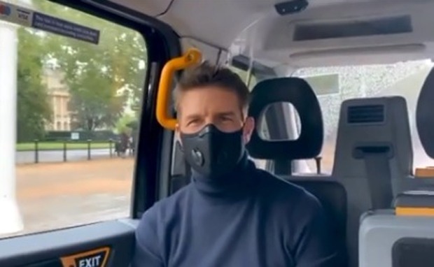 Tom Cruise attends Christopher Nolan's Tenet screening in London, surprises the audience in theatres Tom Cruise attends Christopher Nolan's Tenet screening in London, surprises the audience in theatres