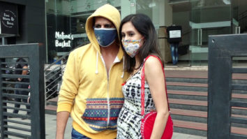 Karanvir Bohra & Teejay Sidhu SPOTTED at Natures Basket