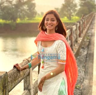 On the sets of the movie Khaali Peeli