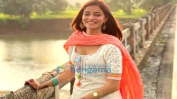 On the sets of the movie Khaali Peeli