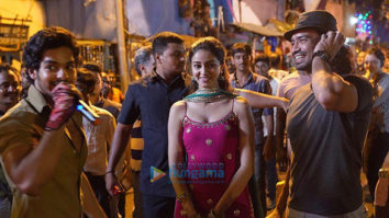 On the sets of the movie Khaali Peeli