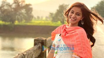 On the sets of the movie Khaali Peeli