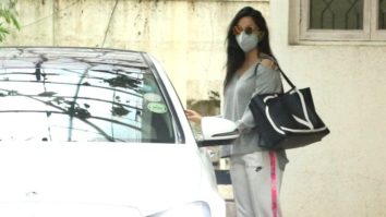Kiara Advani spotted for dubbing of film Laxmmi Bomb at Juhu