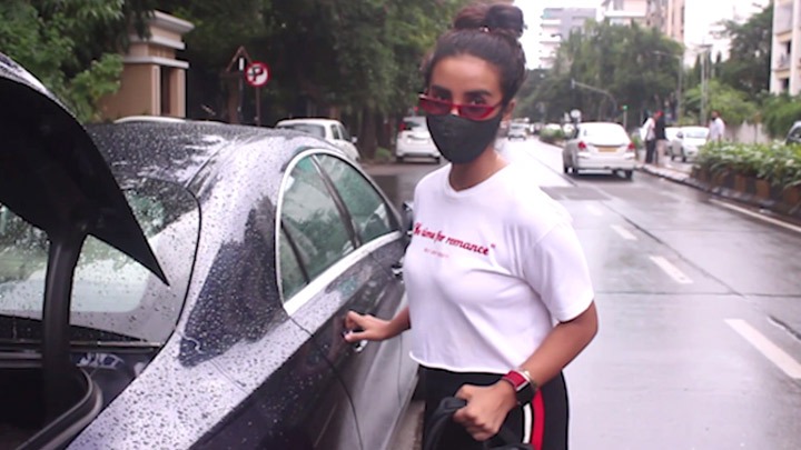 Patralekha spotted at Foodhall in Khar