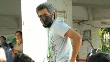 Riteish Deshmukh and Genelia D’Souza spotted at Versova