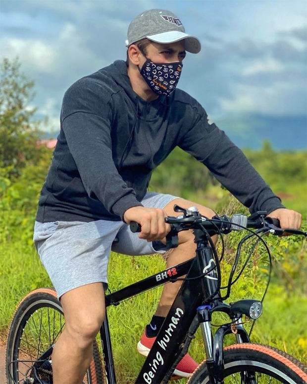 Salman Khan goes cycling wearing a mask, reminds everyone to stay safe 