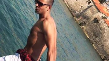 Sunil Grover shares a shirtless picture; jokes that today people have to cover their face also