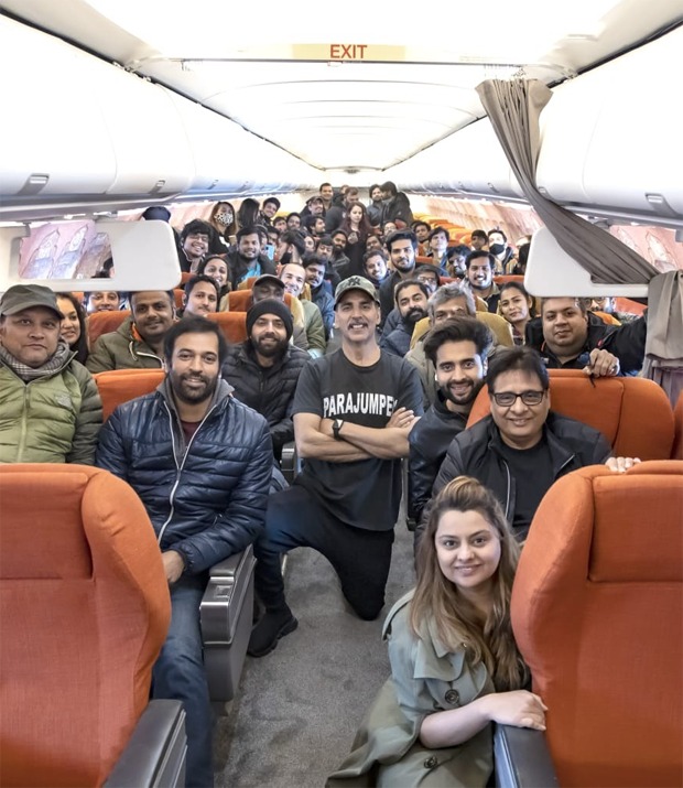 Akshay Kumar starrer Bell Bottom’s team is all smiles as they return to Mumbai
