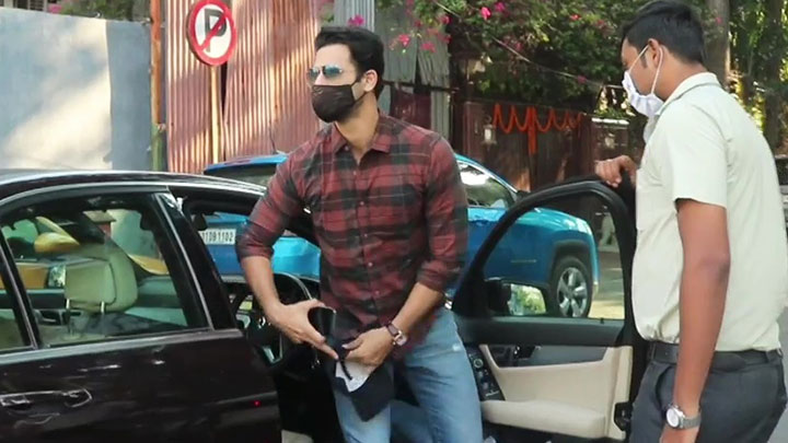 Freddy Daruwala spotted at Juhu