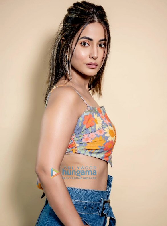 hina khan 2 11