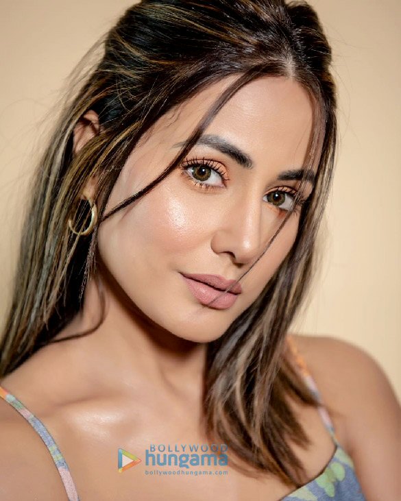 hina khan 3 9