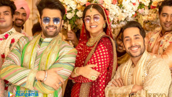 Movie wallpapers of Jugjugg Jeeyo