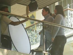 Kareena Kapoor and Karisma Kapoor spotted at their home balcony for a photoshoot